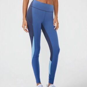 NWT Outdoor Voices Women's Blue Colorblock Leggings